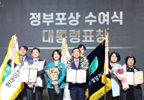 ▲ 충주시는 전통시장 활성화 분야 대통령 표창을 수상했다.ⓒ충주시