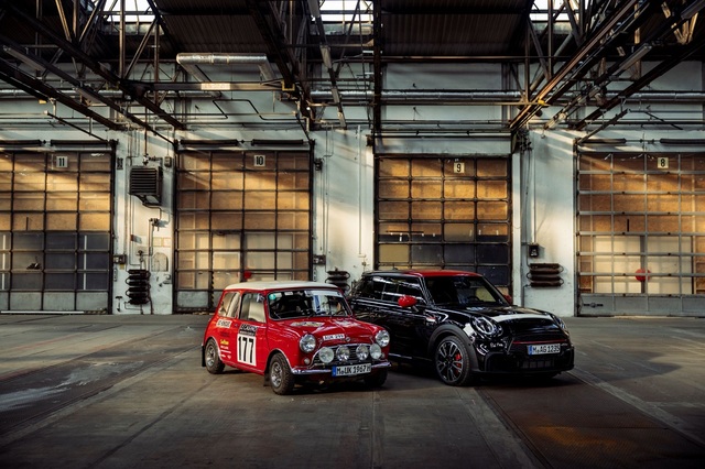 ▲ MINI가 온라인 한정 모델 'JCW 팻 모스 에디션'을 4일 출시한다. ⓒMINI코리아