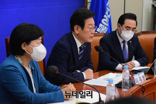 ▲ 이재명 더불어민주당 대표가 지난달 29일 국회에서 열린 서울·강원 예산정책협의회에서 인사말을 하고 있다. ⓒ이종현 기자