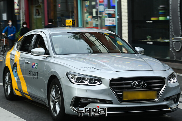 ▲ 서울시내를 달리고 있는 택시. ⓒ강민석 기자