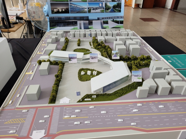 ▲ 충주시는 충주미래 도시이미지를 위한 ‘지역개발디자인 제안전’을 오는 11일 시청 1층 로비에서 개최한다.ⓒ충주시