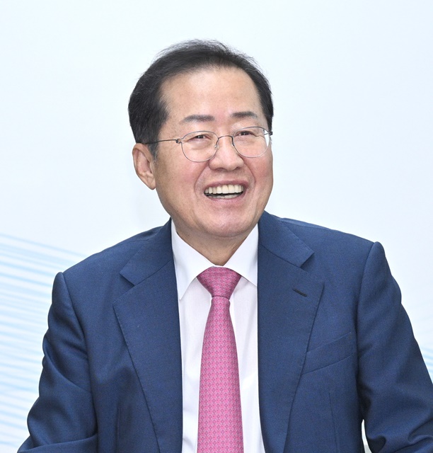 ▲ 지난 지방선거에서 78.8%의 압도적 지지로 당선된 홍준표 대구시장이 오는 10월 8일로 취임 100일을 맞았다.ⓒ대구시