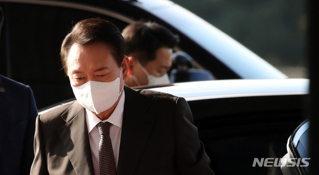 ▲ 윤석열 대통령이 11일 서울 용산 대통령실 청사로 출근하고 있다. ⓒ뉴시스