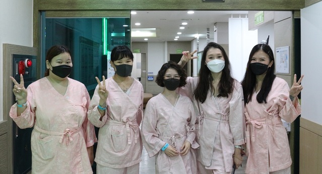 ▲ 충북 청주의료원이 러시아 블라디보스톡에서 온 의료관광객 등에게 위내시경 등 종합검진을 실시했다.ⓒ청주의료원