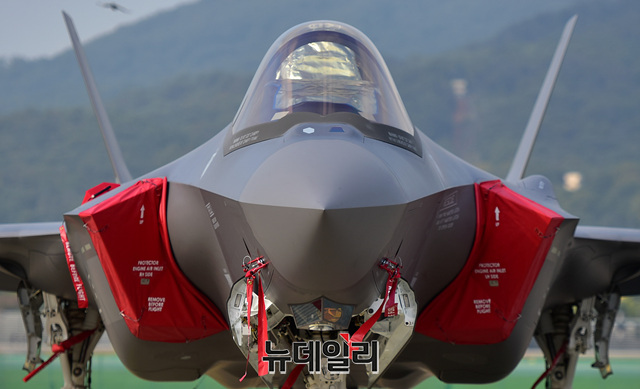 ▲ 한국 공군이 도입해 운용 중인 공군 주력 전투기인 F-35A 스텔스기. ⓒ정상윤 기자