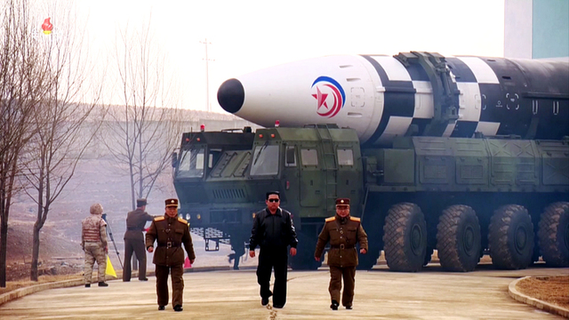 ▲ 북한 조선중앙TV가 북한이 지난 3월 김정은 북한 조선노동당 총비서 겸 국무위원장의 명령, 지도 아래 신형 대륙간탄도미사일(ICBM) 화성 17형을 시험 발사했다고 보도했다. ⓒ뉴시스