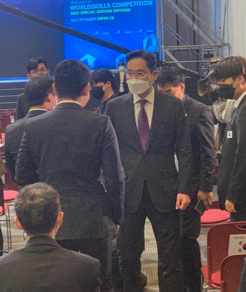 ▲ 17일 이재용 삼성전자 부회장이 경기도 고양 킨텍스에서 진행된 2022년 국제기능올림픽 특별대회 폐회식에 참석해 선수단을 격려했다. ⓒ이성진 기자