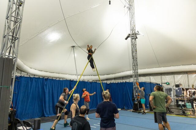 ▲ '태양의서커스' 아티스트들이 서울 송파구 잠실종합운동장 내 빅탑에서 '뉴 알레그리아' 공연 연습을 하고 있다.ⓒ마스트엔터테인먼트