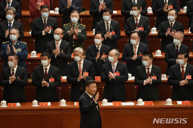 지난 16일 제20차 중국공산당대회 개막식에서 시진핑 국가주석이 입장하고 있다. ⓒ뉴시스 AP. 무단전재 및 재배포 금지.