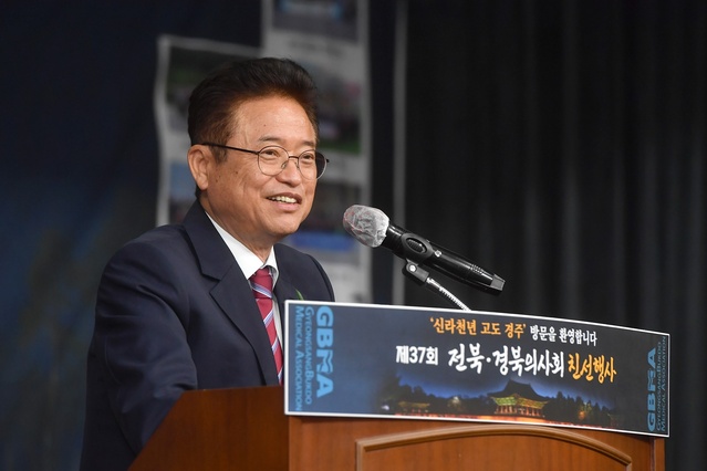 ▲ 이철우 지사는  “의사과학자 키우지 못하면 인간의 소망인 무병장수를 위해 미국, 중국 등으로 오장육부를 교환하러 가는 시대가 올 수 있다”고 강조했다.ⓒ경북도