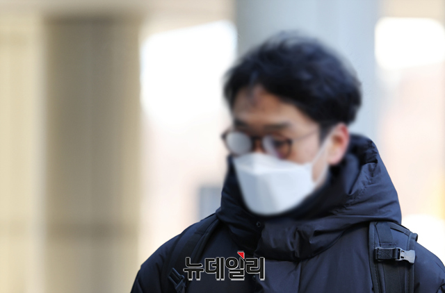 ▲ 대장동 개발사업 특혜 의혹으로 재판을 받고 있는 정민용 변호사가 2022년 1월21일 오전 서울 서초구 서울중앙지법에서 열린 3차 공판에 출석하고 있다. ⓒ강민석 기자