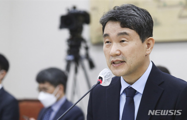 ▲ 이주호 사회부총리 겸 교육부장관 후보자가 28일 서울 여의도 국회 교육위원회 회의실에서 열린 인사청문회에서 의원 질의에 답하고 있다. ⓒ뉴시스