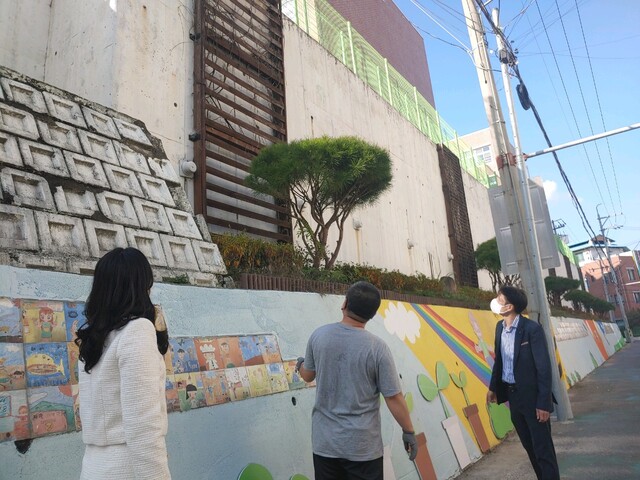 ▲ 경북교육청(교육감 임종식)은 29일 충북 괴산군 규모 4.1 지진 발생과 관련해 피해 우려 지역에 공무원을 파견해 긴급 점검을 실시하고, 빈틈없는 상황 관리를 위해 긴급 비상근무를 실시하고 있다고 밝혔다.ⓒ경북교육청