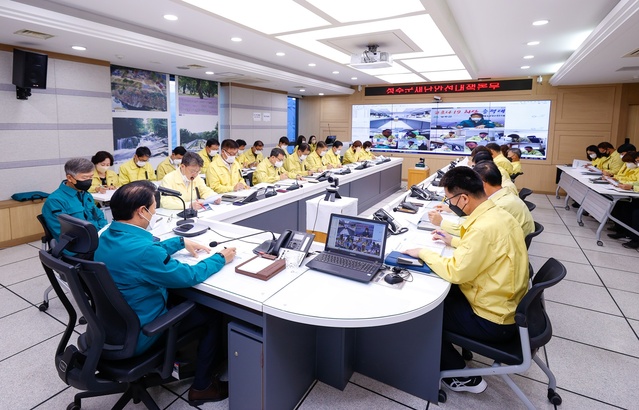 ▲ 성주군은 서울 용산구 이태원 압사 사고와 관련하여, 10월 31일 오전 9시 재난상황실(3층)에서 안전사고 예방 특별 대책회의를 열었다.ⓒ성주군