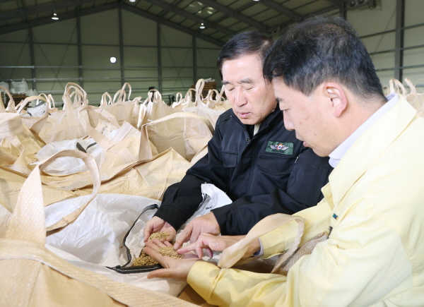 ▲ 충주시가 공공비축미·시장격리곡 건조벼 7616t 매입에 나섰다.ⓒ충주시
