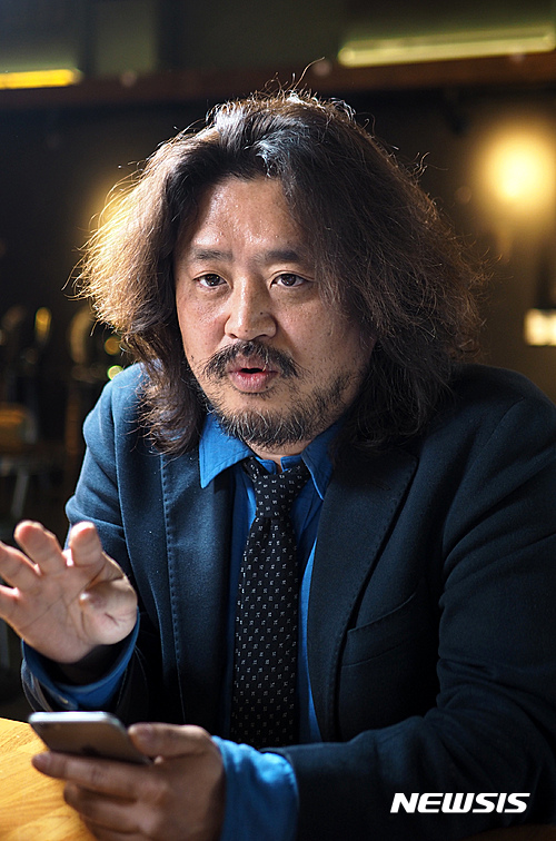 ▲ TBS 라디오 '김어준의 뉴스공장'을 진행하는 방송인 김어준. ⓒ뉴시스