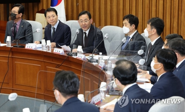 ▲ 주호영 국민의힘 원내대표가 6일 오후 국회에서 열린 '민생금융점검 당정협의회'에서 발언하고 있다.ⓒ연합뉴스