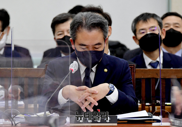 ▲ 윤희근 경찰청장이 7일 국회에서 열린 행정안전위원회 전체회의에서 의원들 질문에 답변하고 있다. ⓒ이종현 기자