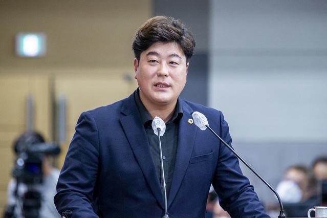 ▲ 경북도의회 손희권 의원(포항)은 7일 제336회 정례회 도정질문에서 ‘윤석열 정부 120대 국정과제’와 경북도 및 경북교육청을 대상으로 현안 사항에 대하여 질의하고 관련 대책 마련을 촉구했다.ⓒ경북도의회