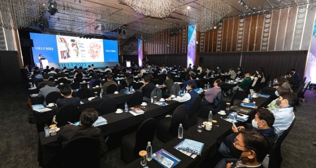 ▲ 휴젤이 최근 국내 및 대만 미용성형 분야 관계자 약 150명이 참석한 가운데 메디컬 에스테틱 최신 학술 지견과 시술 노하우를 공유하는 학술포럼 ‘2022 H.E.L.F in Seoul’을 개최했다. ⓒ휴젤