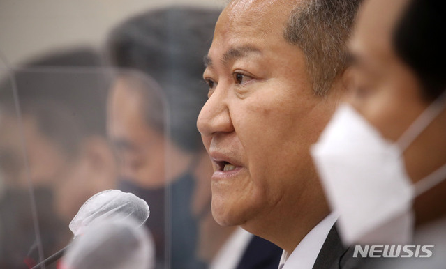 ▲ 이상민 행정안전부 장관이 7일 서울 여의도 국회에서 열린 행정안전위원회 전체회의에서 이태원 참사 관련 질의에 답변하고 있다. ⓒ뉴시스