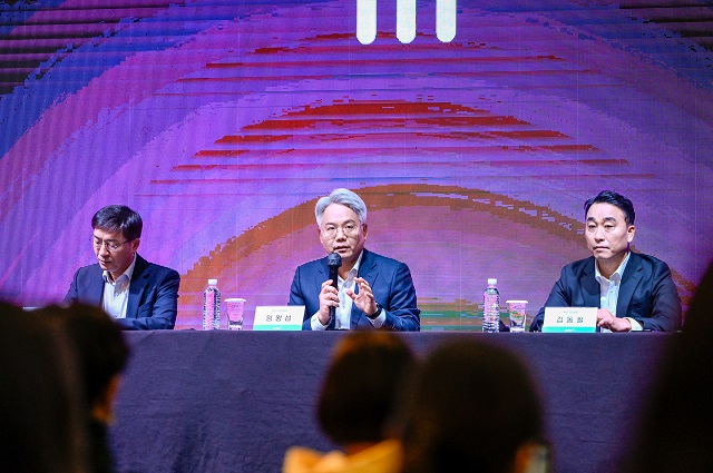 ▲ 이왕섭 KT&G NGP사업부문장이 9일 서울 웨스턴조선호텔에서 기자간담회를 갖고 신제품 '릴 에이블'에 대해 설명하고 있다.ⓒKT&G