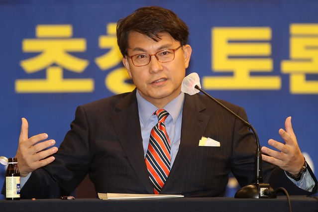 국민의힘 당권 도전에 나선 윤상현 의원이 10을 대구를 찾아 당권도전과 관련한 입장을 밝히고 있다.ⓒ아시아포럼21