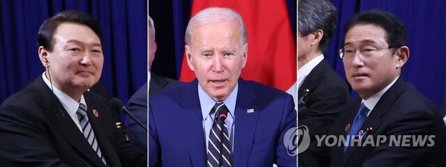 ▲ 윤석열 대통령이 13일(현지시간) 캄보디아 프놈펜 한 호텔에서 열린 한미일 정상회담에서 조 바이든 미국 대통령, 기시다 후미오 일본 총리와 기념촬영을 하고 있다.ⓒ연합뉴스