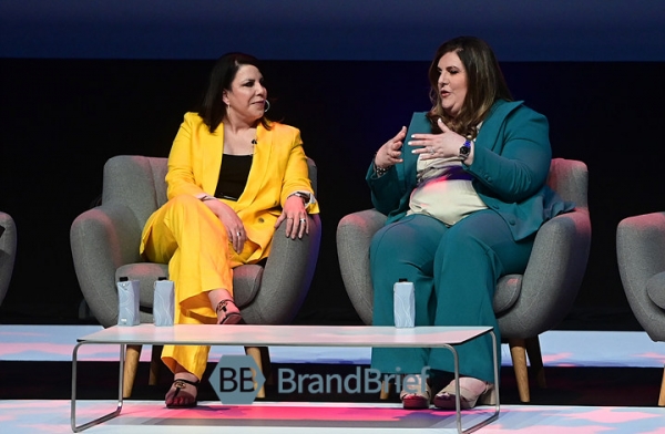 ▲ 칸 라이언즈 2022 무대에 선 안젤라 제페다(Angela Zepeda) 현대자동차 미국법인 CMO와 리타 페로(Rita Ferro) 디즈니 애드버타이징 사장. ⓒ프랑스 칸 = 이기륭 기자