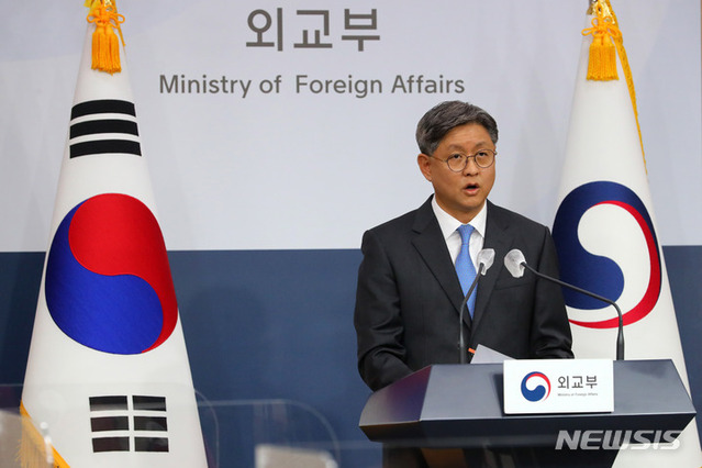 ▲ 임수석 외교부 대변인이 17일 오후 서울 종로구 정부서울청사 별관 브리핑실에서 정례 브리핑을 하고 있다. ⓒ뉴시스