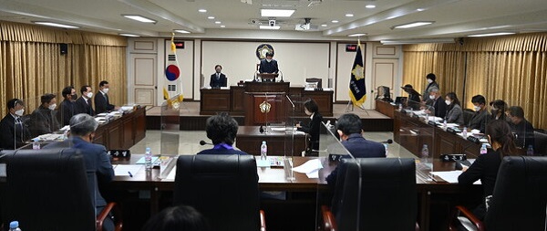 ▲ 대전 중구의회는 21일 제247회 제2차 정례회 제1차 본회의를 개회를 시작으로 26일간의 의사일정에 돌입했다.ⓒ대전 중구의회