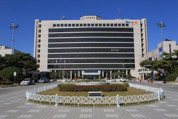 ▲ 충주시는 과수농가 경작자를 대상으로  과수화상병 사전방제조치 일환으로 당음달 16일까지 의무 신고제를 운영한다.ⓒ충주시