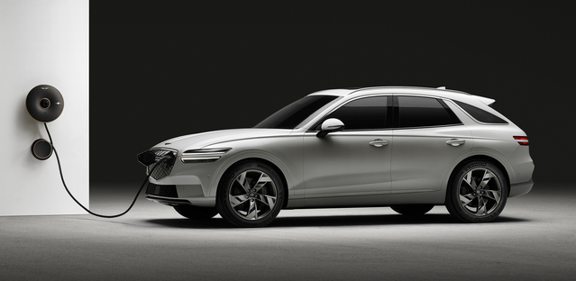 ▲ 제네시스 GV70 전동화모델이 독일 전문지 평가에서 테슬라 모델Y를 제치고 1위에 올랐다. ⓒ제네시스