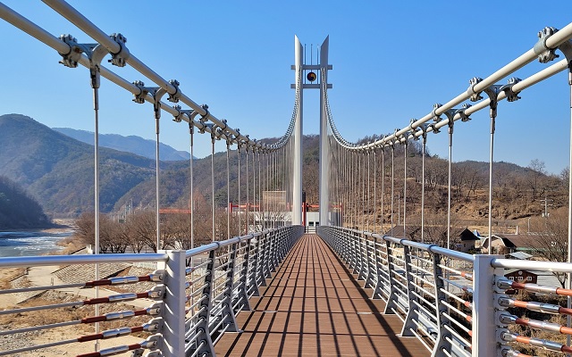 ▲ 명호면 이나리출렁다리 전경.ⓒ봉화군