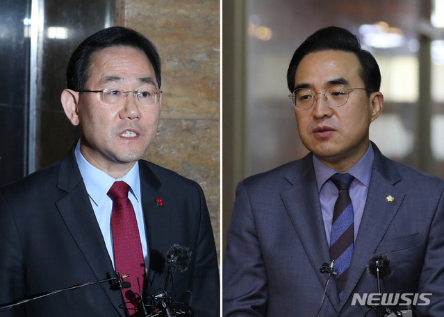 ▲ 주호영(사진 왼쪽) 국민의힘 원내대표와 박홍근 더불어민주당 원내대표가 1일 오전 서울 여의도 국회의장실에서 여야 원내대표와의 회동을 마치고 나와 각각 회동 결과를 설명하고 있다.ⓒ뉴시스