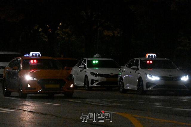 ▲ 심야시간 운행 중인 서울택시. ⓒ뉴데일리DB