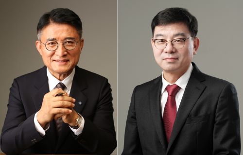 ▲ 한국교통대 제8대 총장 후보자 선거에서 윤승조 교수(왼쪽)가 1순위, 권일 교수가 2순위로 선출됐다.ⓒ한국교통대