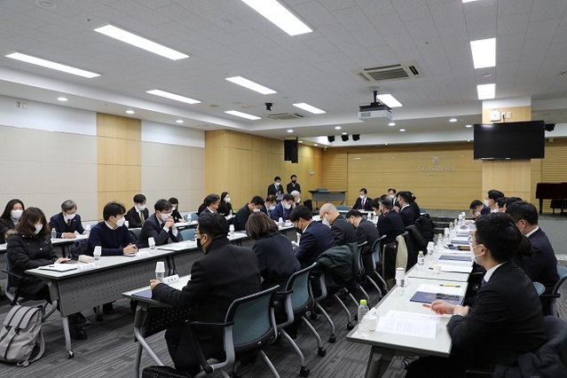 ▲ 제1차 10·29 이태원참사대책특별위원회 회의 모습. ⓒ대한변협 제공