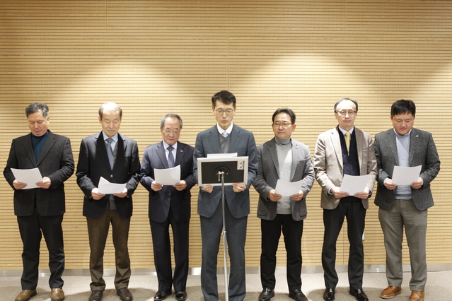 ▲ 자동차 업계가 노조법 개정안에 대한 입장문을 발표하는 모습. ⓒKAIA