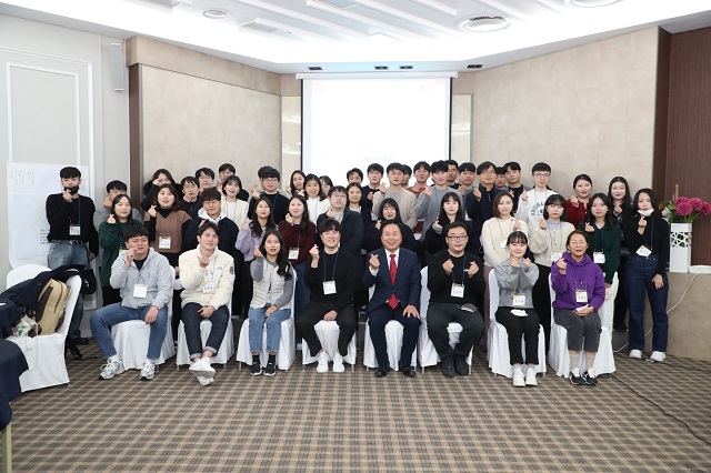 ▲ 안동시는 2022년 신규 공무원을 대상으로 빛나는 미래인재 양성을 위한 ‘새내기 공무원 스타트 업(Start-Up)교육’을 실시했다.ⓒ안동시