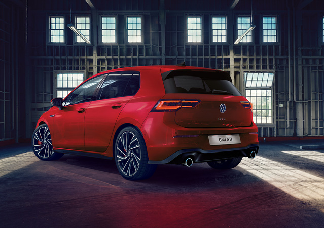 ▲ 신형 골프 GTI의 측면과 후면부 모습. ⓒ폭스바겐코리아