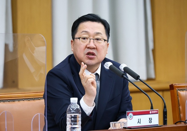 ▲ 이장우 대전시장이 19일 주간업무보고회에서 모두 발언을 하고 있다.ⓒ대전시