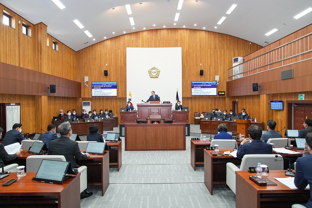 ▲ 경주시의회는 19일 의회 본회의장에서 제272회 제2차 정례회 제3차 본회의를 개회했다.ⓒ경주시의회