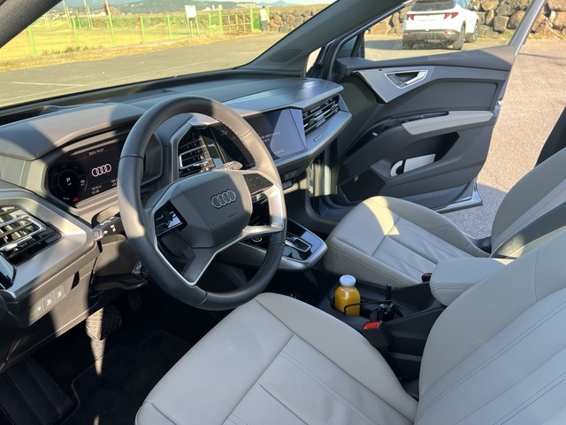 ▲ 차량의 내부, 직선적인 느낌이 돋보였다 ⓒ정원일 기자