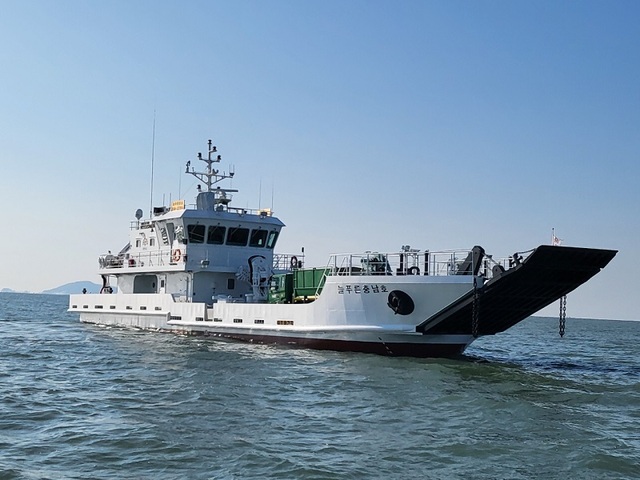 ▲ 대한민국 첫 하이브리드 선박 ‘늘푸른충남호’.ⓒ충남도