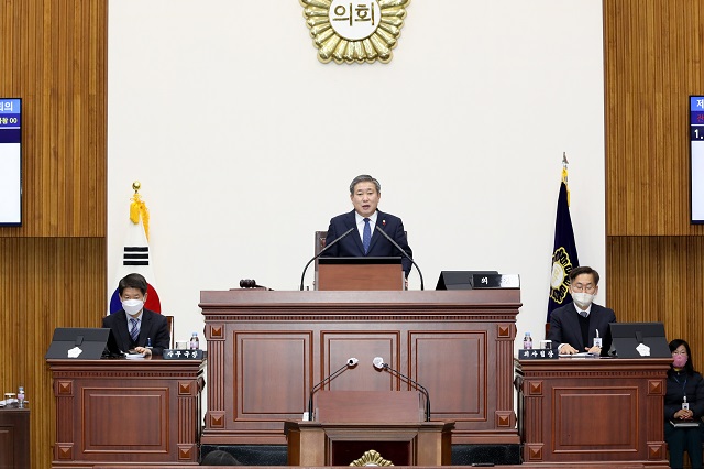 ▲ 경주시의회는 20일 의회 본회의장에서 제272회 제2차 정례회 제4차 본회의를 개회해 2022년도 마지막 본회의를 개회했다.ⓒ경주시의회