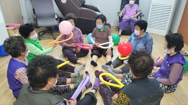 ▲ 경상북도가 경로당 행복도우미 사업으로 전국에서 호평을 받고 있다.ⓒ경북도