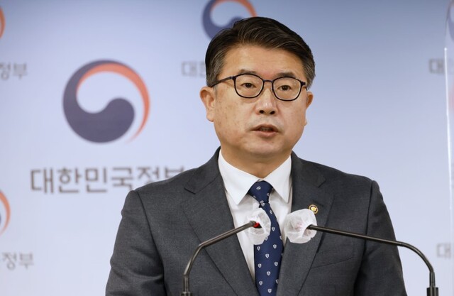 ▲ 장상윤 교육부 차관이 22일 오전 정부서울청사에서 2022 개정 초중등학교 교육과정 및 특수교육 교육과정 확정 발표를 하고 있다.ⓒ교육부