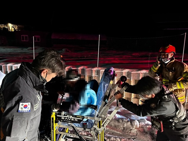 ▲ 119구조대의 구조 장면.ⓒ충남소방본부