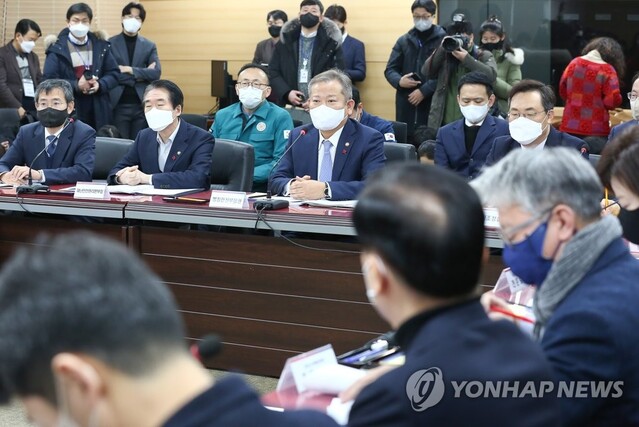 ▲ 23일 정부서울청사 중앙재난안전대책본부 서울상황센터에서 열린 이태원 참사 국정조사 행정안전부 현장조사에서 이상민 행정안전부 장관이 의원들의 질의를 듣고 있다.ⓒ연합뉴스